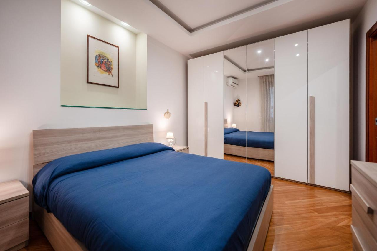 Napoli Charming Apartments Vomero "Fashion And Glamour" Exterior photo